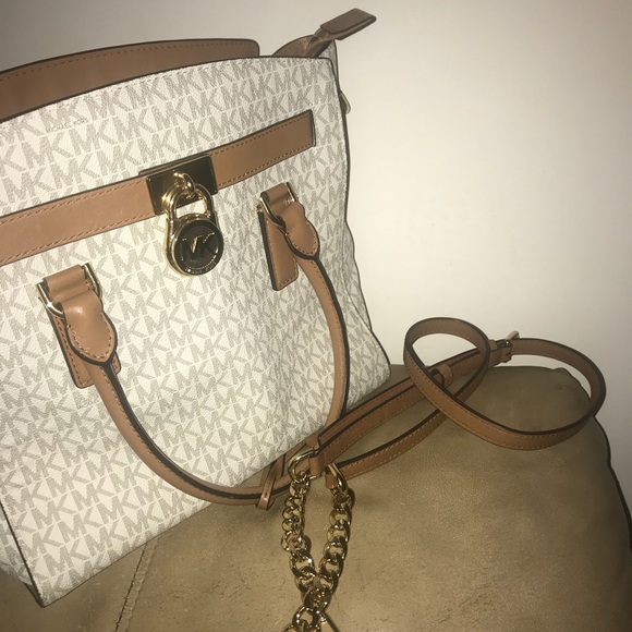 Micheal Kors purse - Picture 1 of 6
